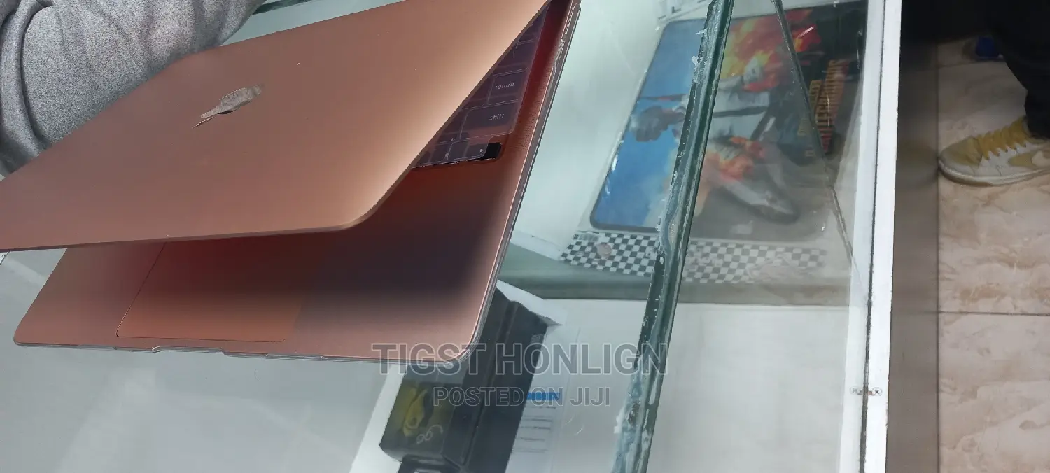 New Laptop Apple MacBook Air 2020 8GB Intel Core I5 SSD 512GB