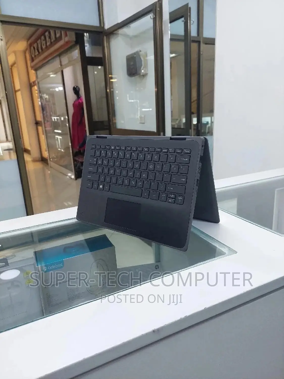 New Laptop HP X360 310 G2 8GB Intel Core I3 SSD 256GB