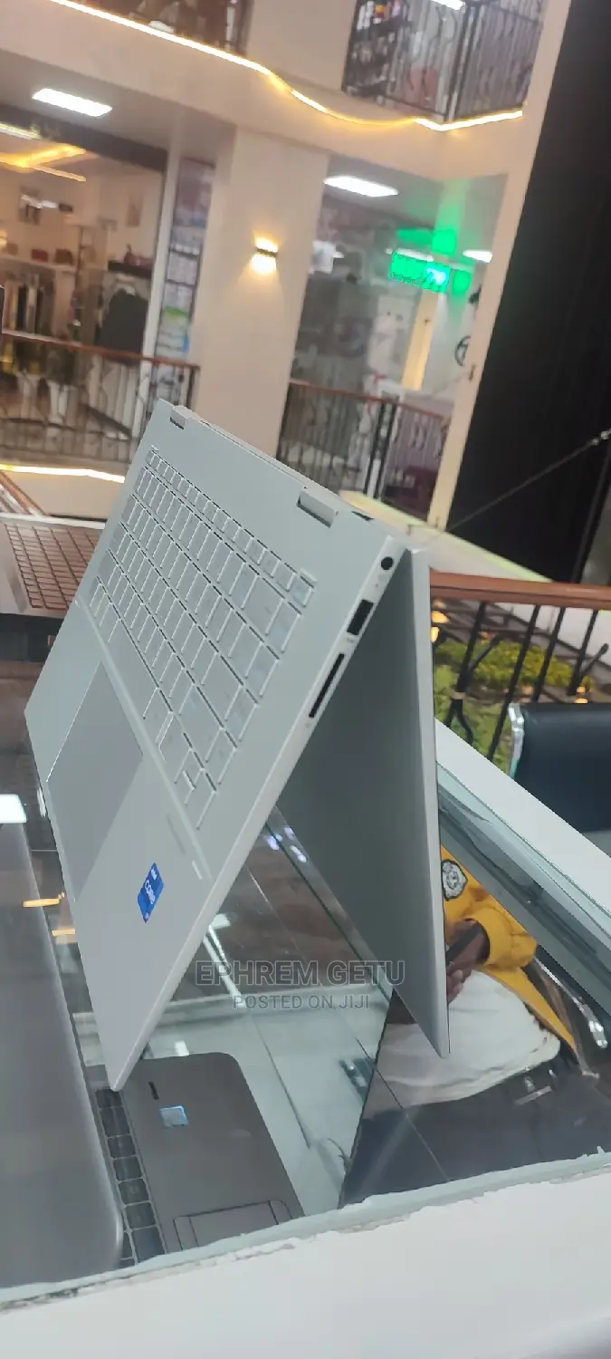 New Laptop HP Envy X360 16GB Intel Core I7 SSD 1T