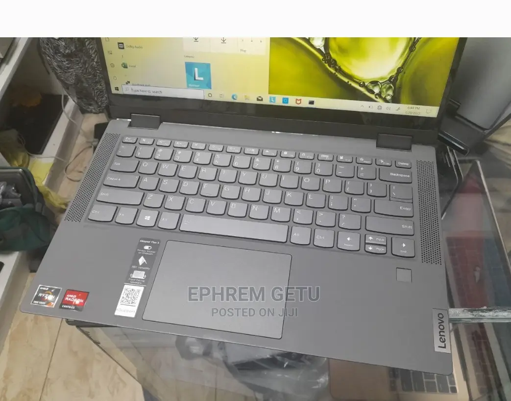 New Laptop Lenovo IdeaPad Yoga 13 16GB AMD Ryzen 7 SSD 512GB