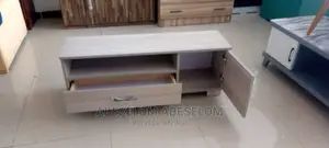 1,20 ቲቪ እስታንድ