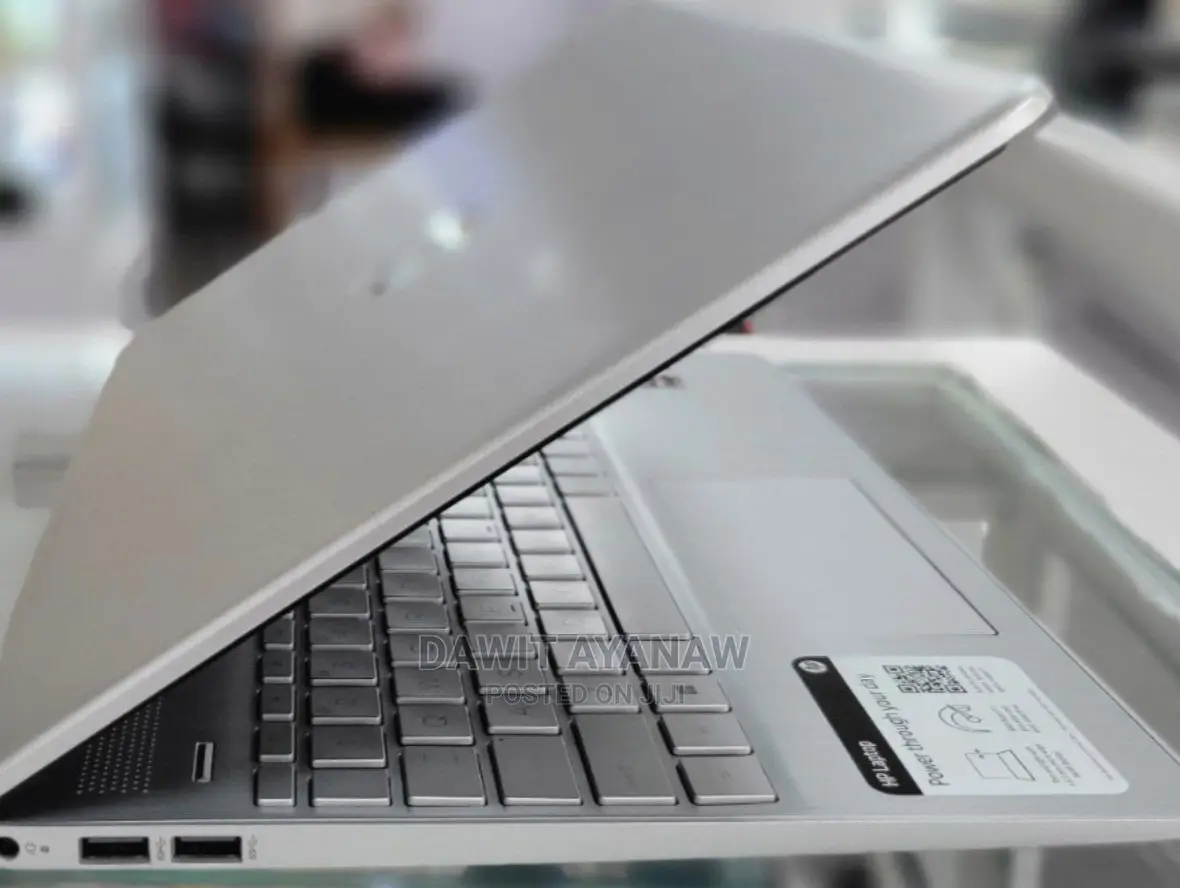 New Laptop HP Stream Notebook 12GB AMD Ryzen 5 SSD 256GB