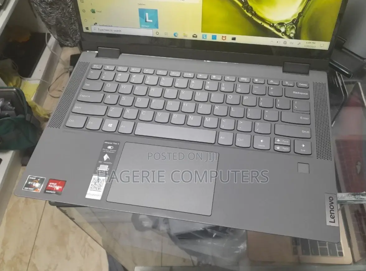New Laptop Lenovo Flex 5 16GB AMD Ryzen 7 SSD 512GB