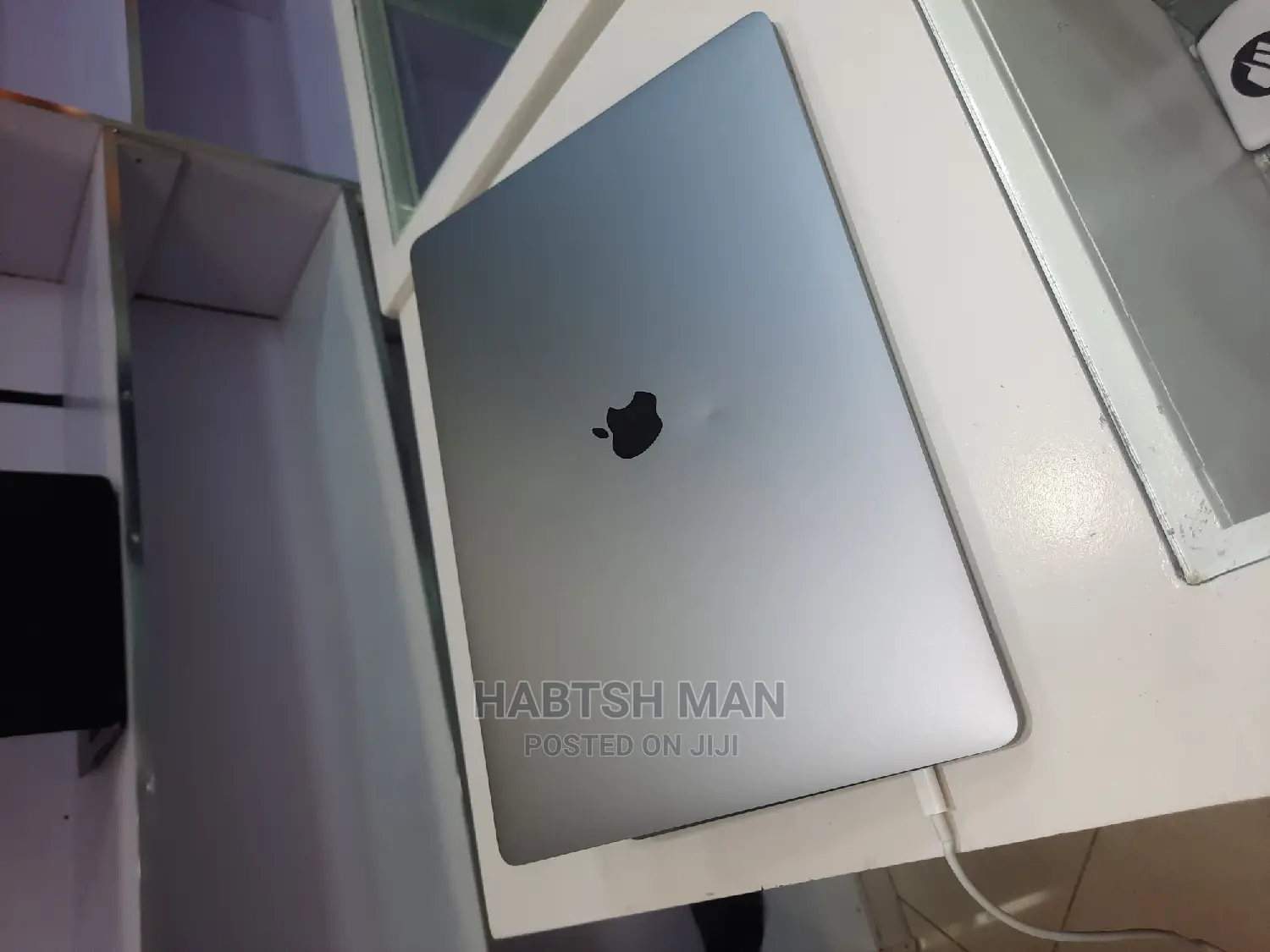 New Laptop Apple MacBook Pro 2019 16GB Intel Core I7 SSD 512GB