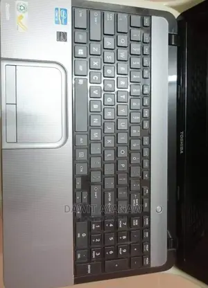 New Laptop Toshiba Satellite L850 4GB Intel Core I3 HDD 640GB