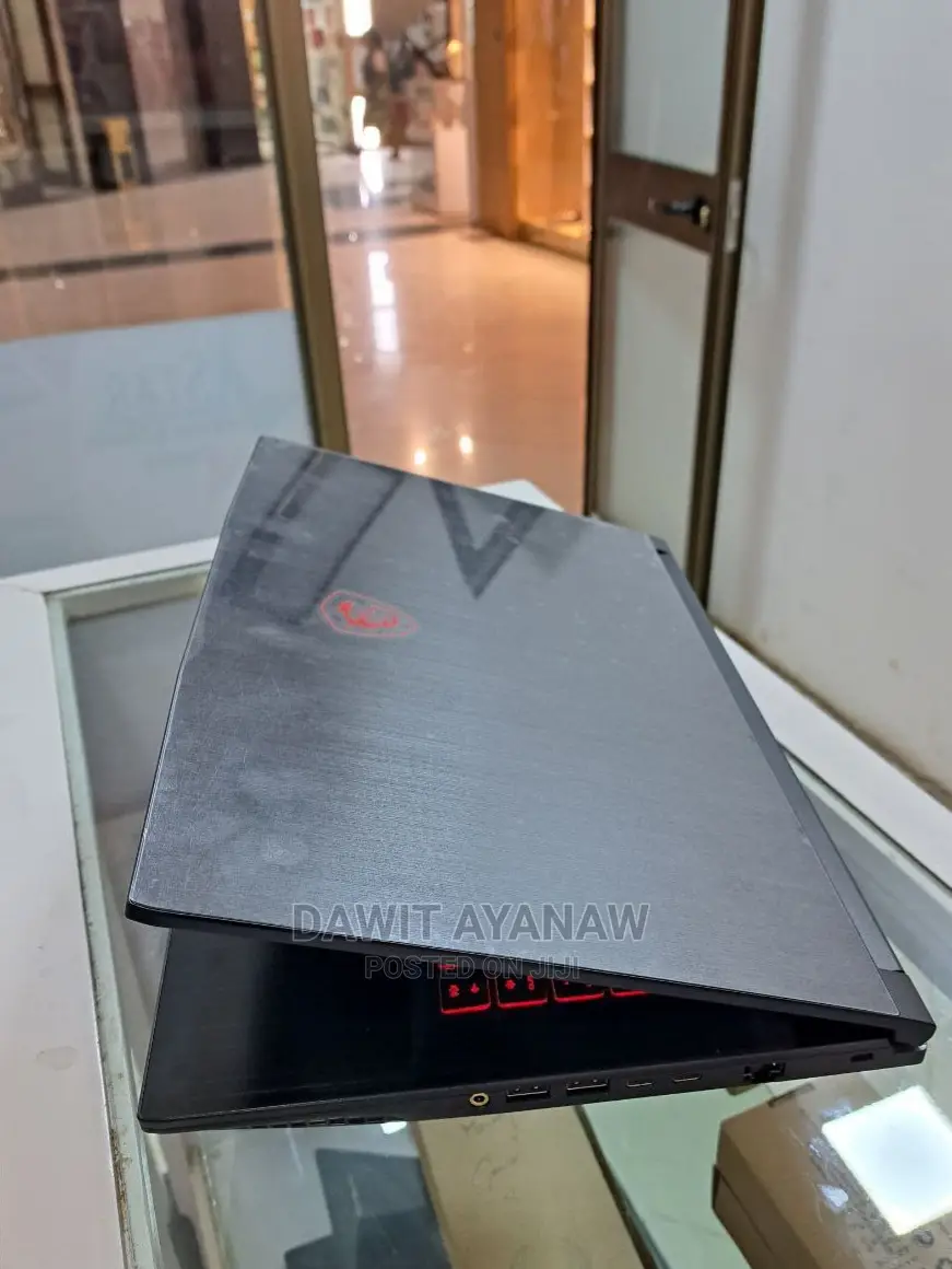 New Laptop MSI GF63 8GB Intel Core I7 SSD 512GB