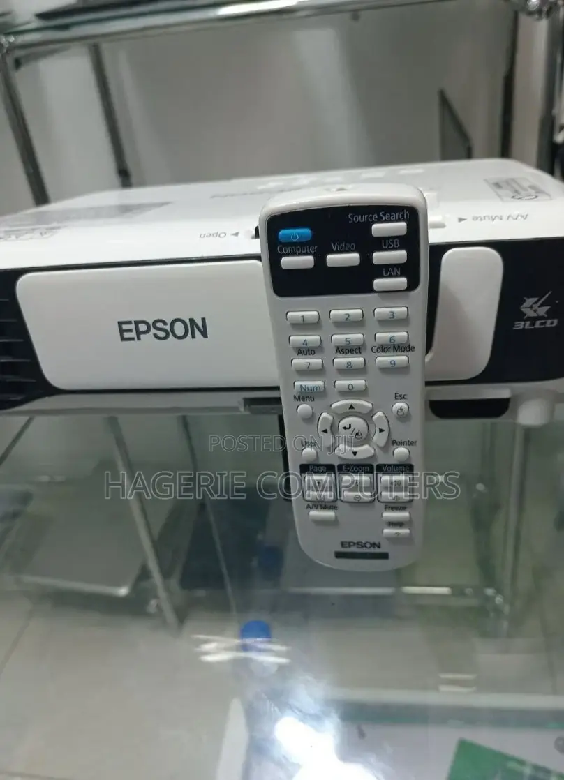 EPSON Brand New Projector