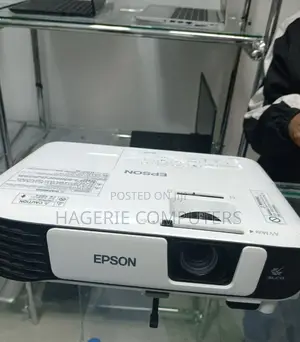 EPSON Brand New Projector