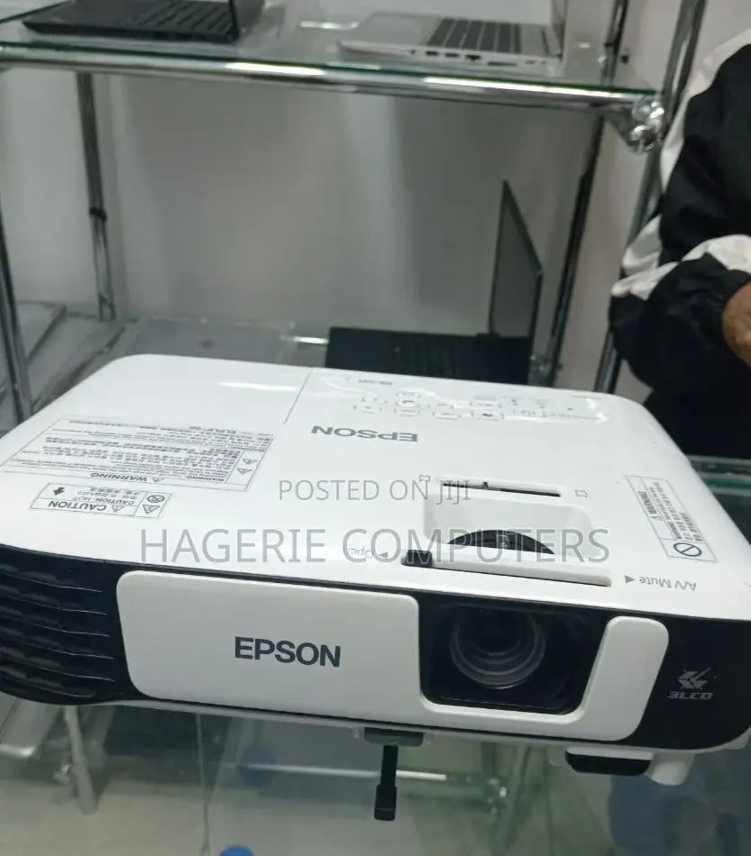 EPSON Brand New Projector