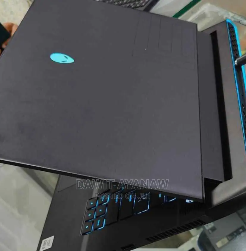 New Laptop Alienware M17x R2 32GB Intel Core I9 SSD 1T