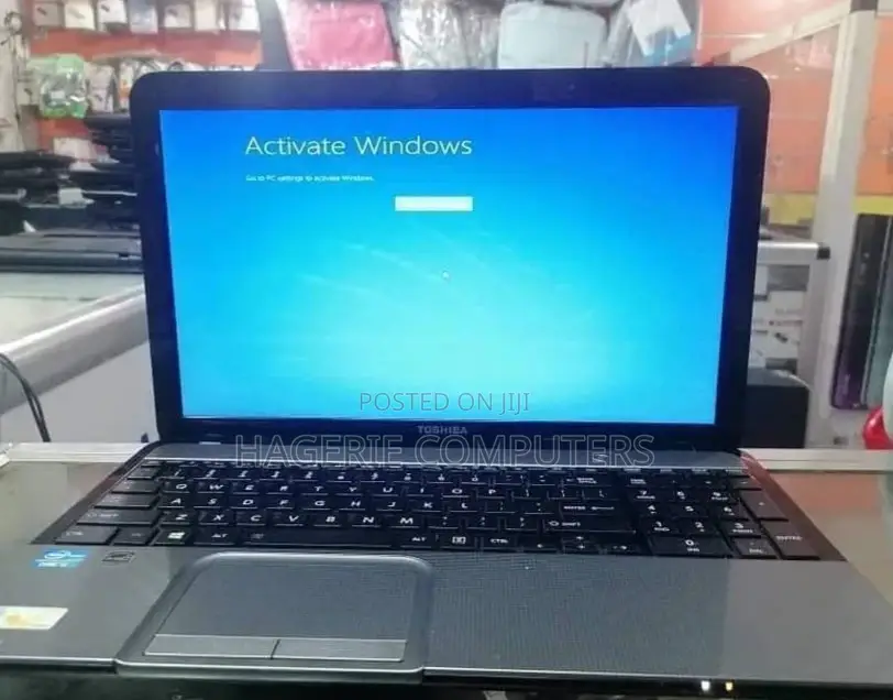 New Laptop Toshiba Satellite L850 4GB Intel Core I3 HDD 640GB