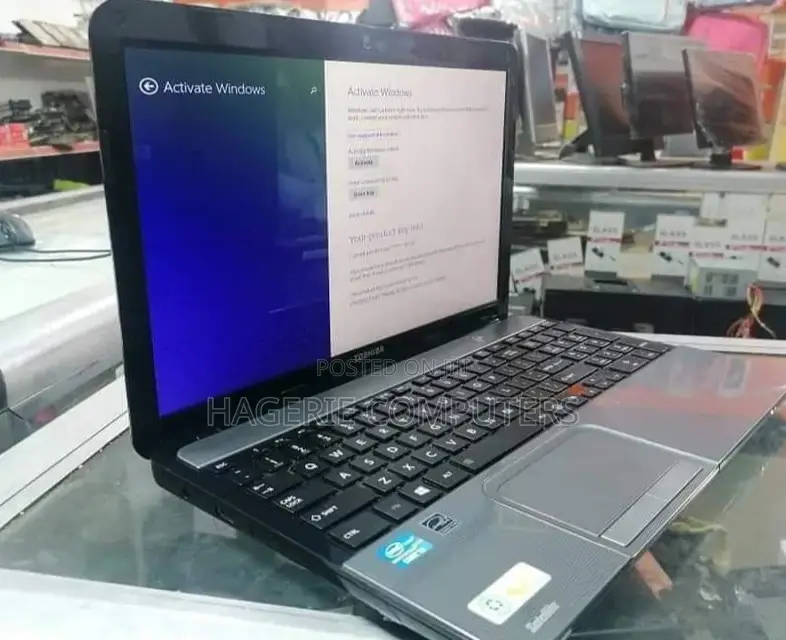 New Laptop Toshiba Satellite L850 4GB Intel Core I3 HDD 640GB