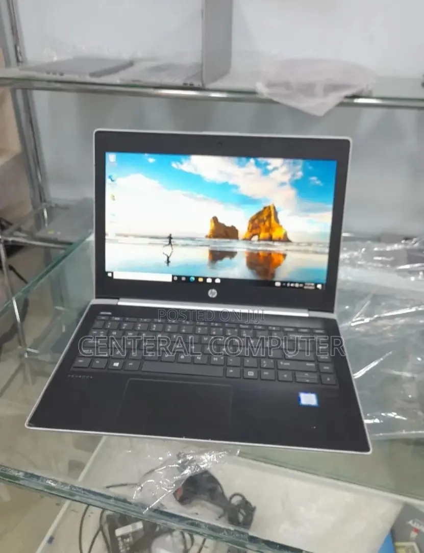 New Laptop HP 430 G5 8GB Intel Core I5 SSD 256GB