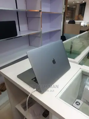 New Laptop Apple MacBook Pro 2019 16GB Intel Core I7 SSD 512GB