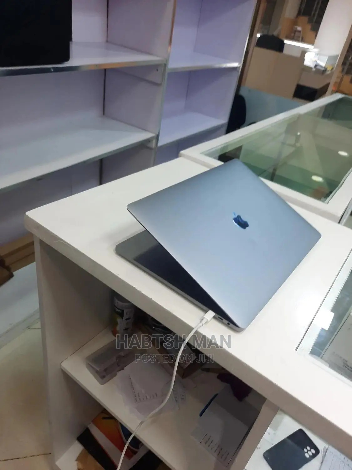 New Laptop Apple MacBook Pro 2019 16GB Intel Core I7 SSD 512GB