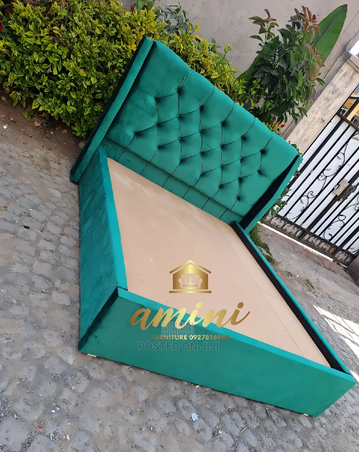 አሚኒ ዘመናዊ አልጋ