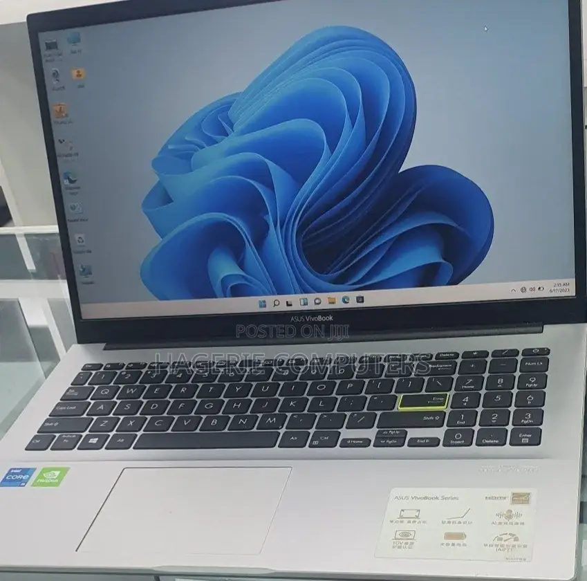 New Laptop Asus VivoBook W202 16GB Intel Core I5 SSD 512GB