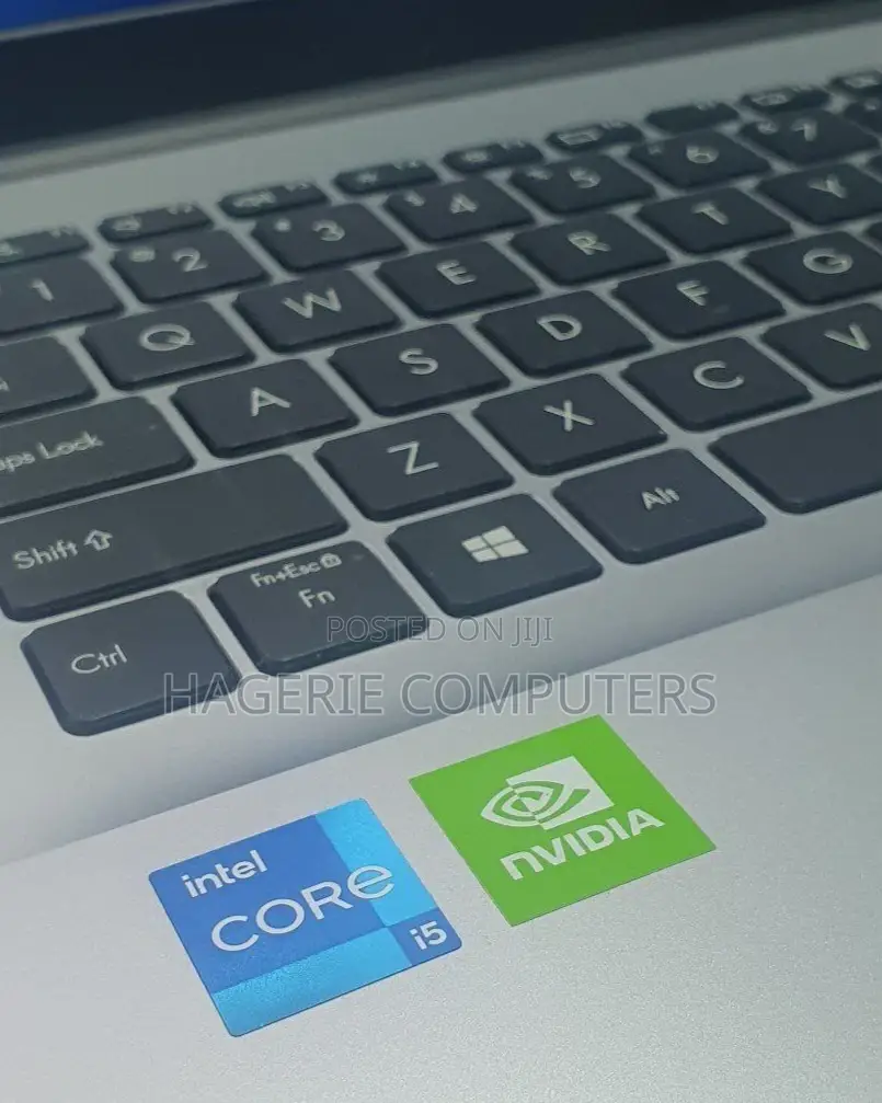 New Laptop Asus VivoBook W202 16GB Intel Core I5 SSD 512GB