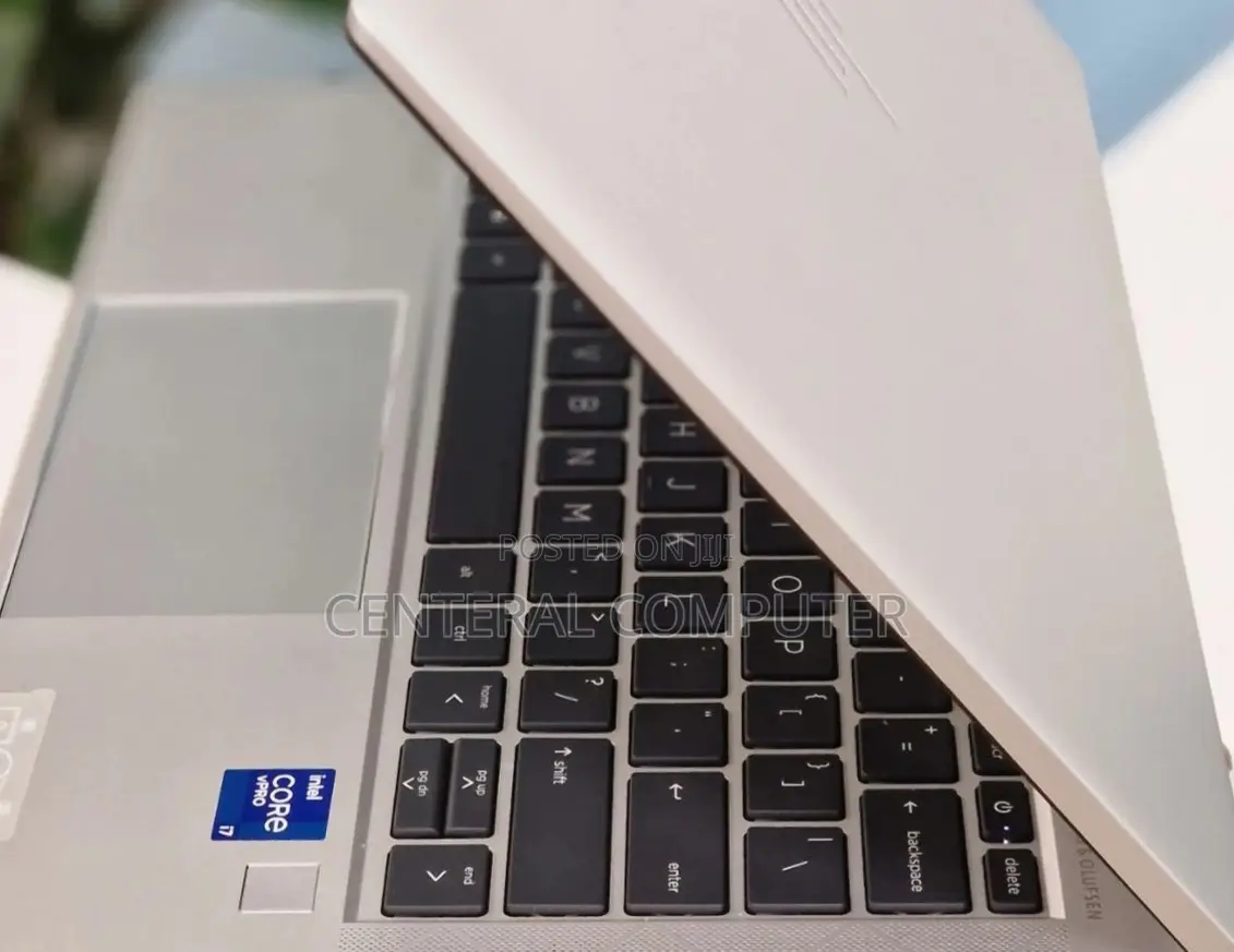 New Laptop HP EliteBook 830 G8 16GB Intel Core I7 SSD 512GB