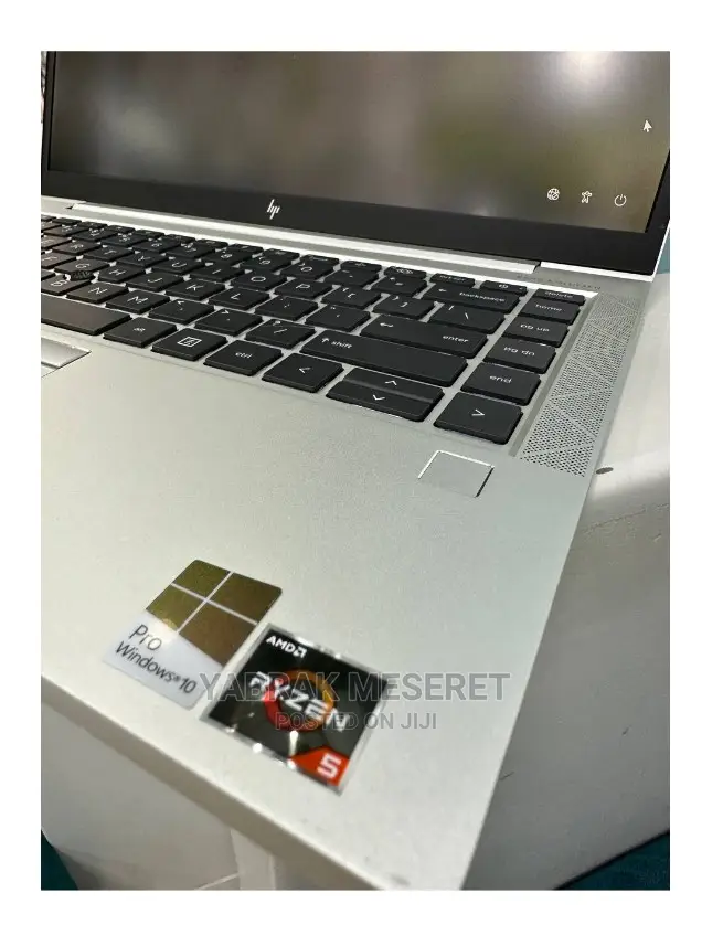 New Laptop HP 8GB AMD Ryzen 5 SSD 256GB