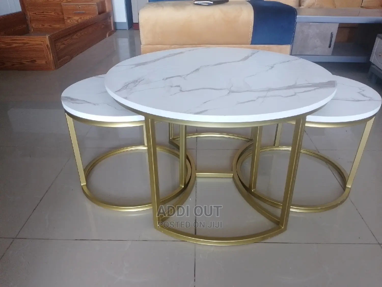 Table/ጠረጴዛ