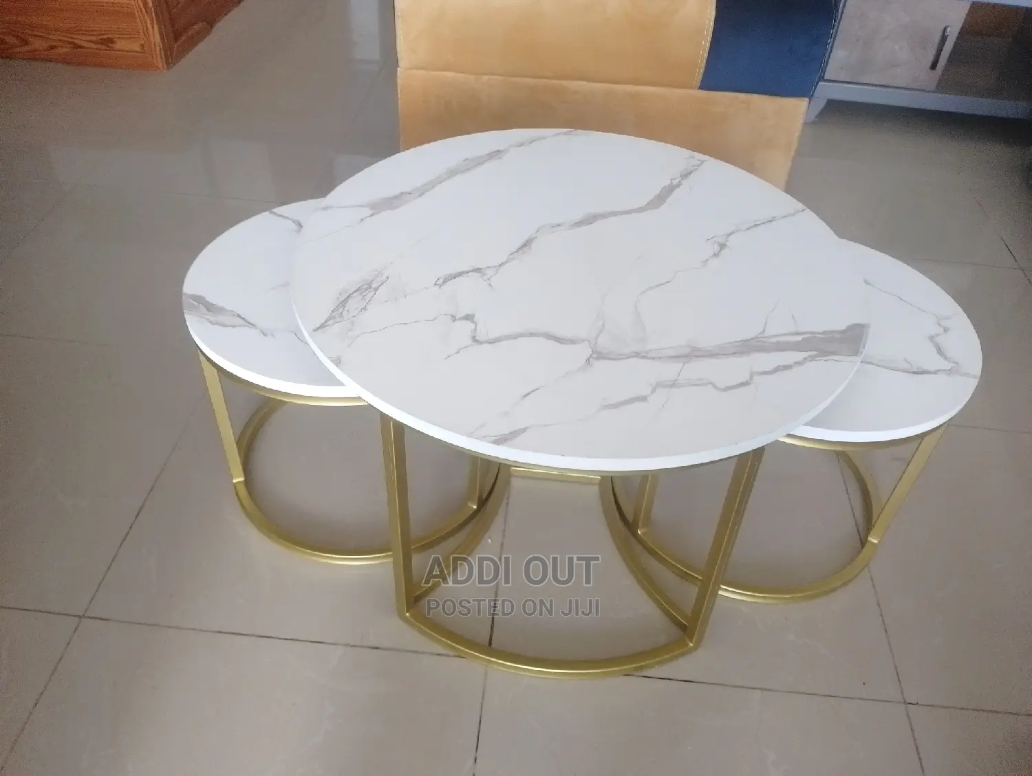 Table/ጠረጴዛ