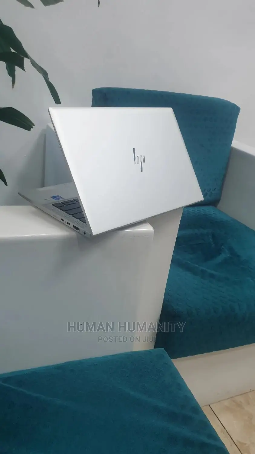 New Laptop HP EliteBook 830 G8 16GB Intel Core I7 SSD 512GB