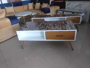 Table/ጠረጴዛ