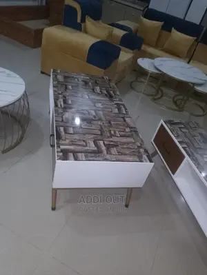 Table/ጠረጴዛ