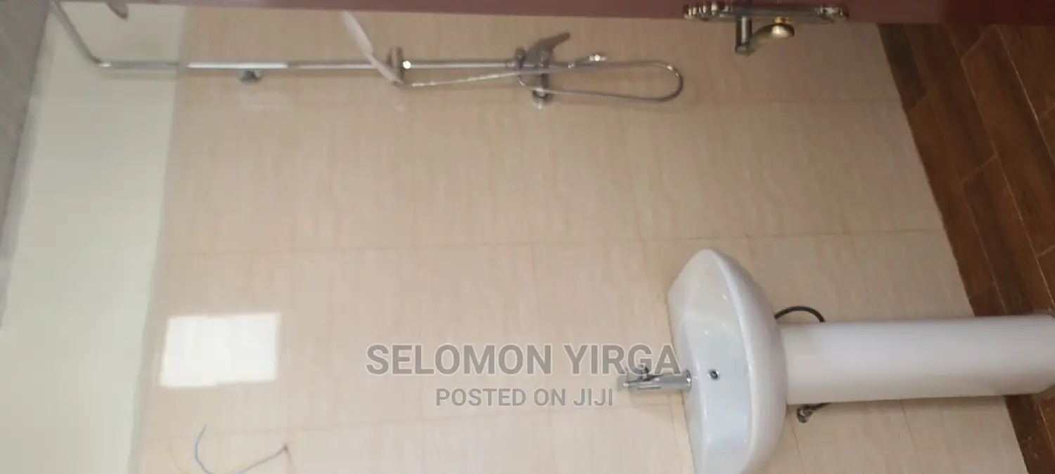 2bdrm Apartment in አድስ አበባ, Bole for rent