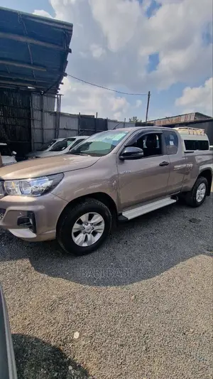 Toyota Hilux 2020 Gold