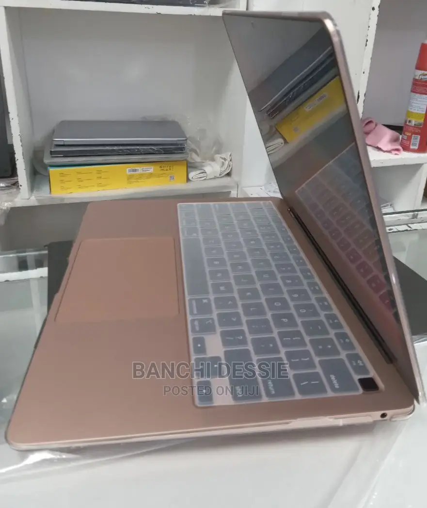 New Laptop Apple MacBook Air 8GB Apple M1 SSD 512GB