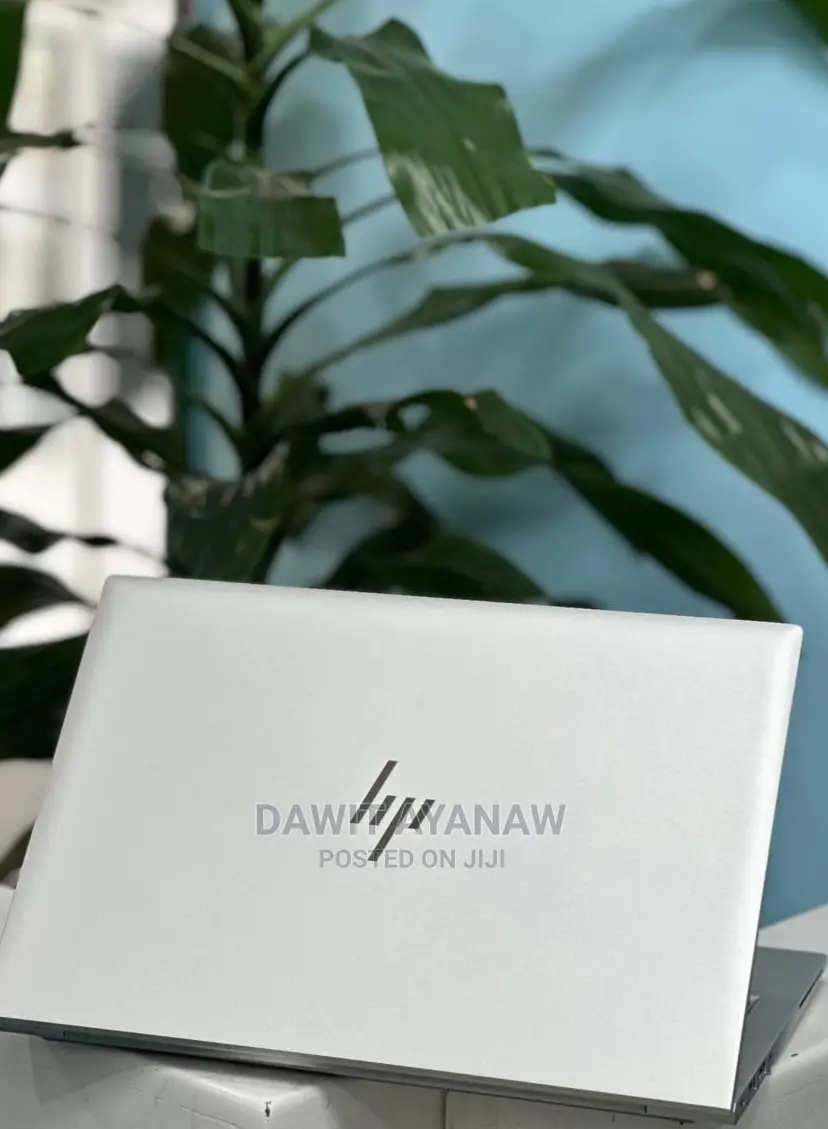 New Laptop HP EliteBook 830 G8 16GB Intel Core I7 SSD 512GB