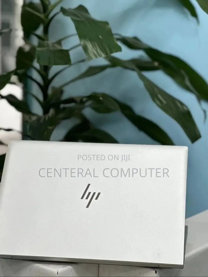 New Laptop HP EliteBook 845 G8 8GB AMD Ryzen 5 SSD 256GB