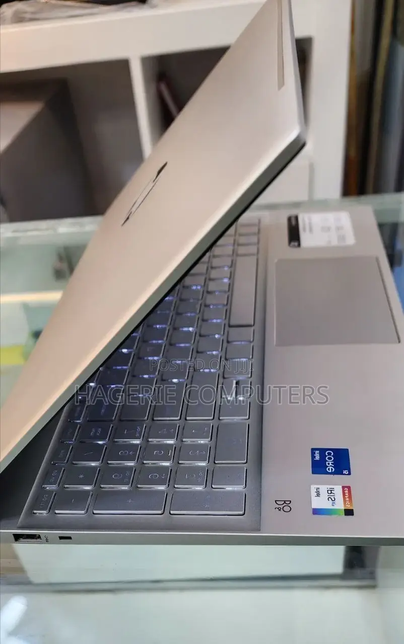 New Laptop HP Pavilion 10 12GB Intel Core I5 SSD 512GB