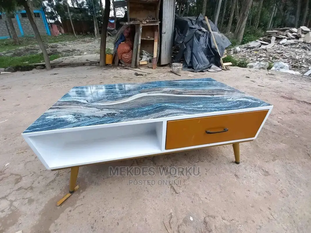 Table (ጠረጴዛ)