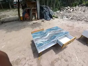 Table (ጠረጴዛ)