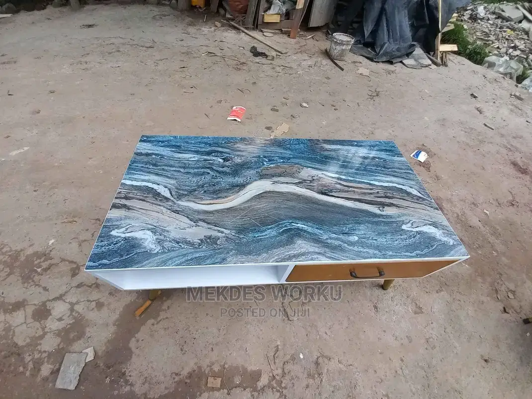 Table (ጠረጴዛ)