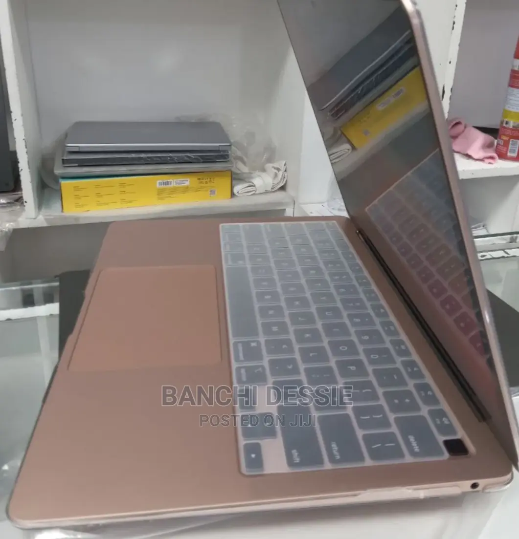 New Laptop Apple MacBook Air 8GB Apple M1 SSD 512GB