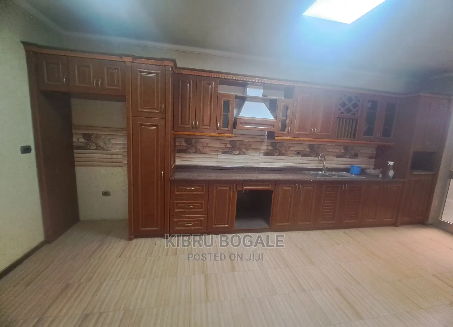 6bdrm House in Ayat, Bole for sale