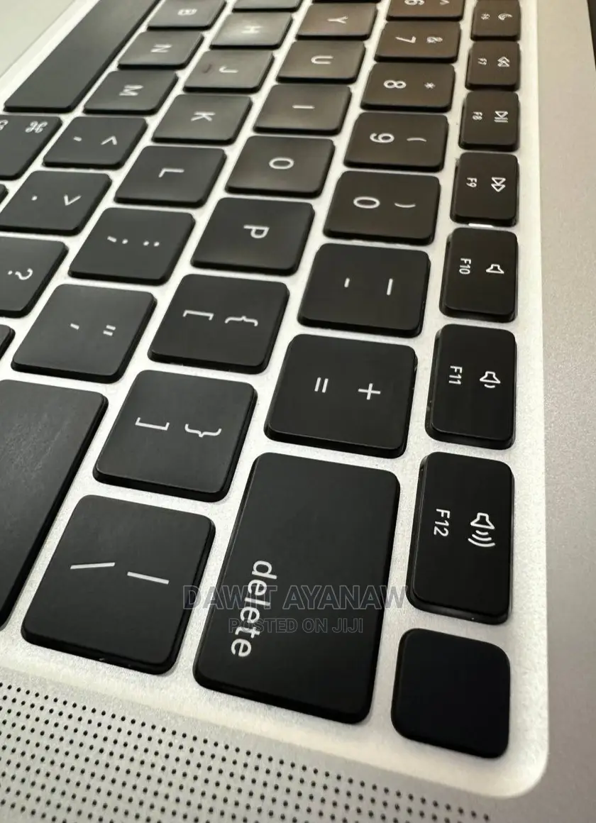 New Laptop Apple MacBook Air 2020 M1 8GB Apple M1 SSD 512GB