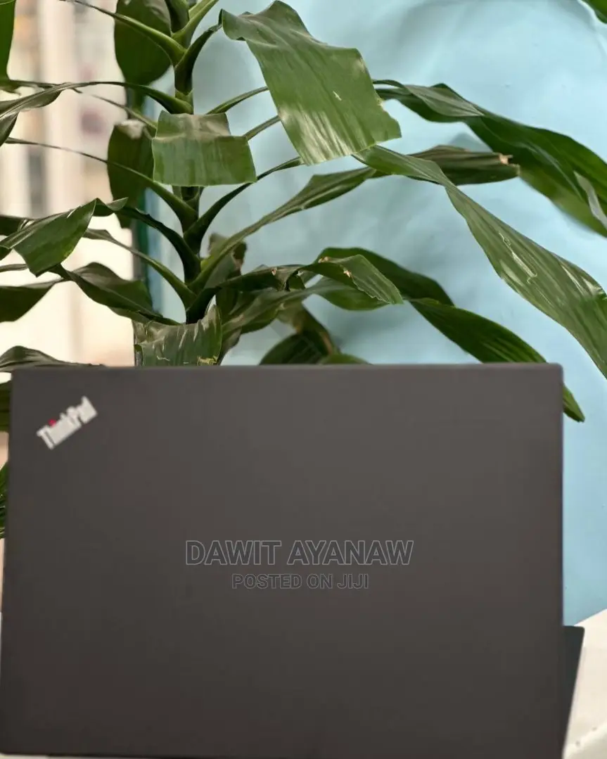 New Laptop Lenovo Thinkpad T490s 8GB Intel Core I5 SSD 256GB