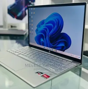New Laptop HP Pavilion 13 16GB AMD Ryzen 7 SSD 1T
