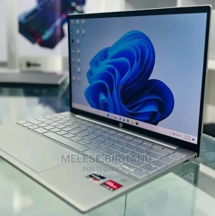 New Laptop HP Pavilion 13 16GB AMD Ryzen 7 SSD 1T