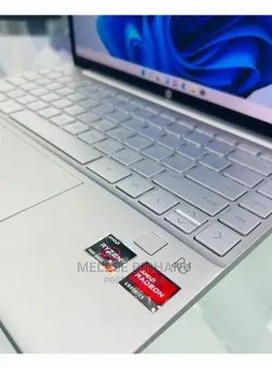 New Laptop HP Pavilion 13 16GB AMD Ryzen 7 SSD 1T