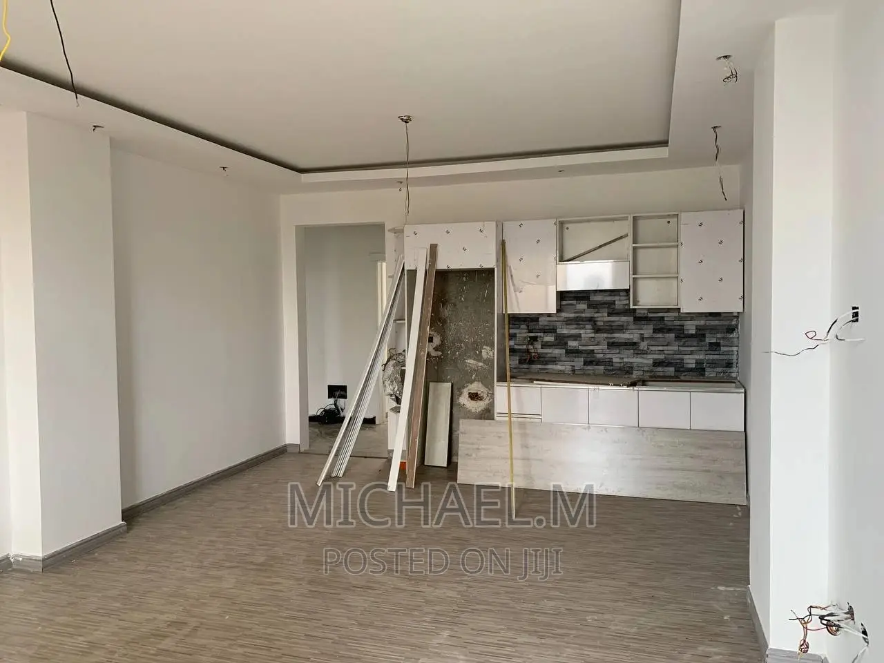 Furnished 3bdrm Apartment in Shalom Realesate, Nifas Silk-Lafto