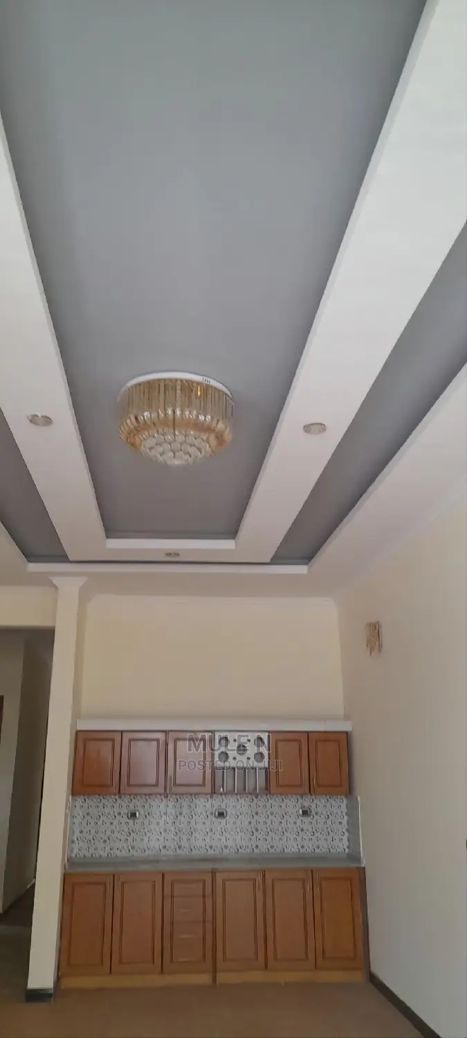 Furnished 6bdrm Villa in ሠሚት አካባቢይ, Bole for sale