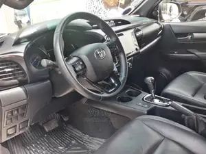 Toyota Hilux 2021 Green