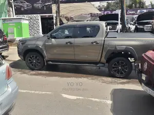 Toyota Hilux 2021 Green