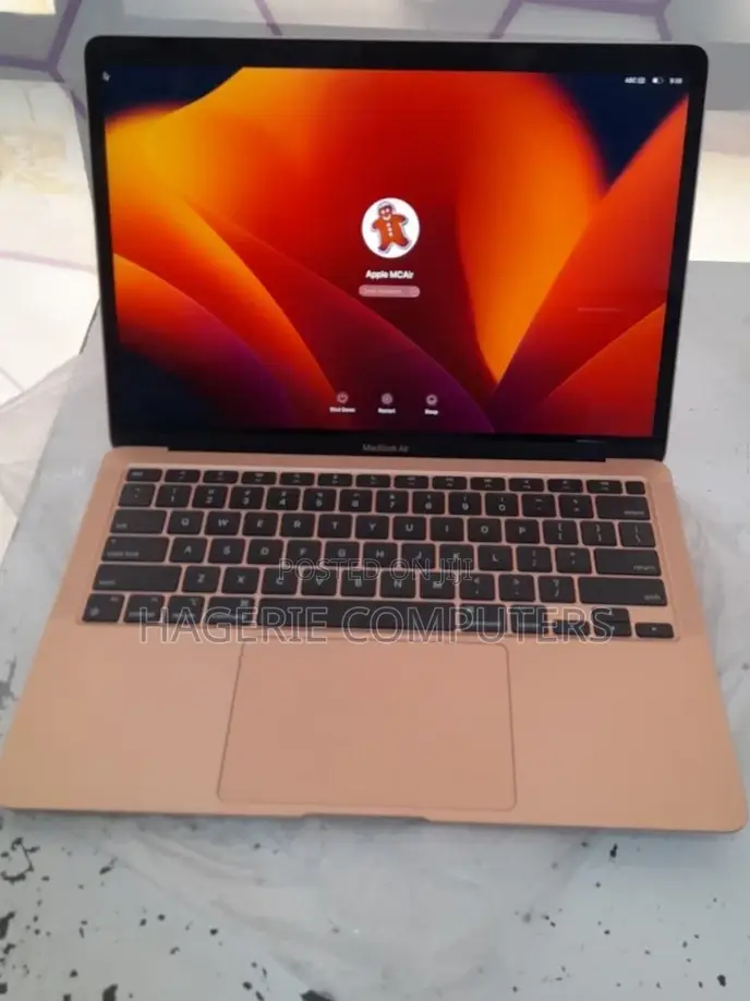 New Laptop Apple MacBook Air 2020 M1 8GB Intel Core I3 SSD 256GB